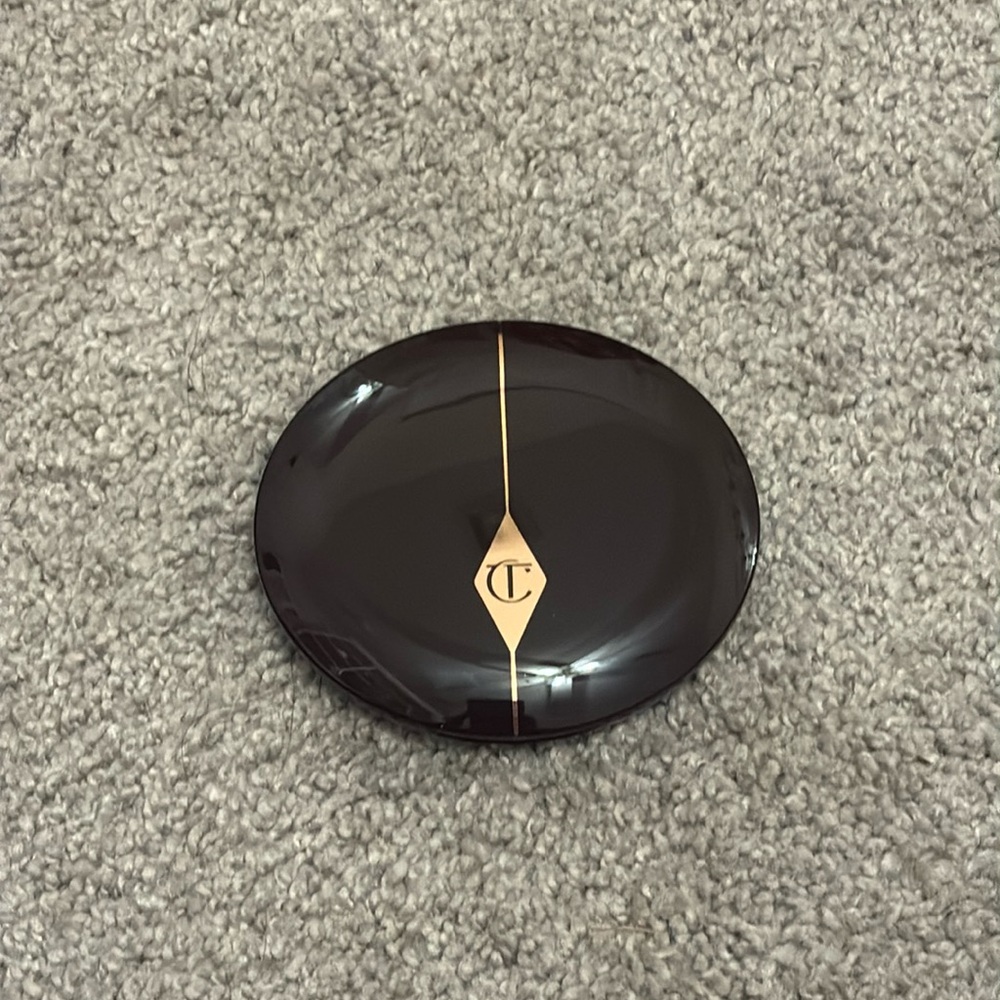 CHARLOTTE TILBURY Cheek to Chic Powder Blush- Pillow Talk Collection